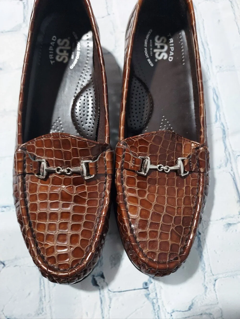 SAS Women's US 9.5 NARROW Metro Cognac Brown Horsebit Croc Embossed Leather